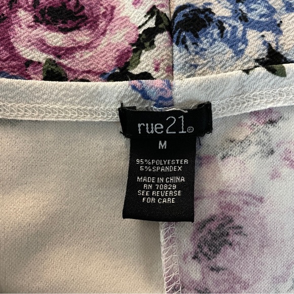 Rue21 Ladies asymmetrical romper size medium - Picture 8 of 8